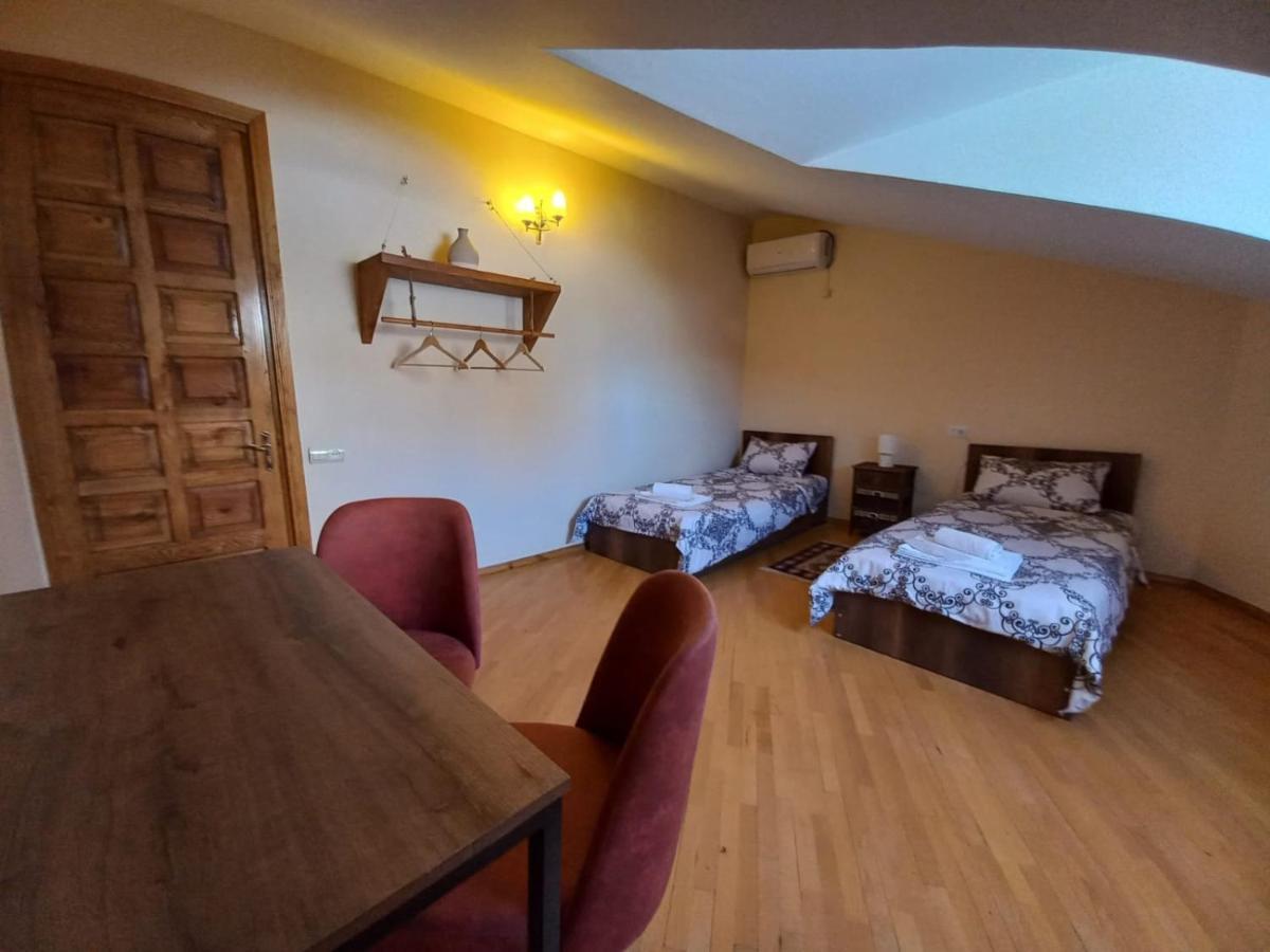 Alpha Tbilisi Hotell Eksteriør bilde