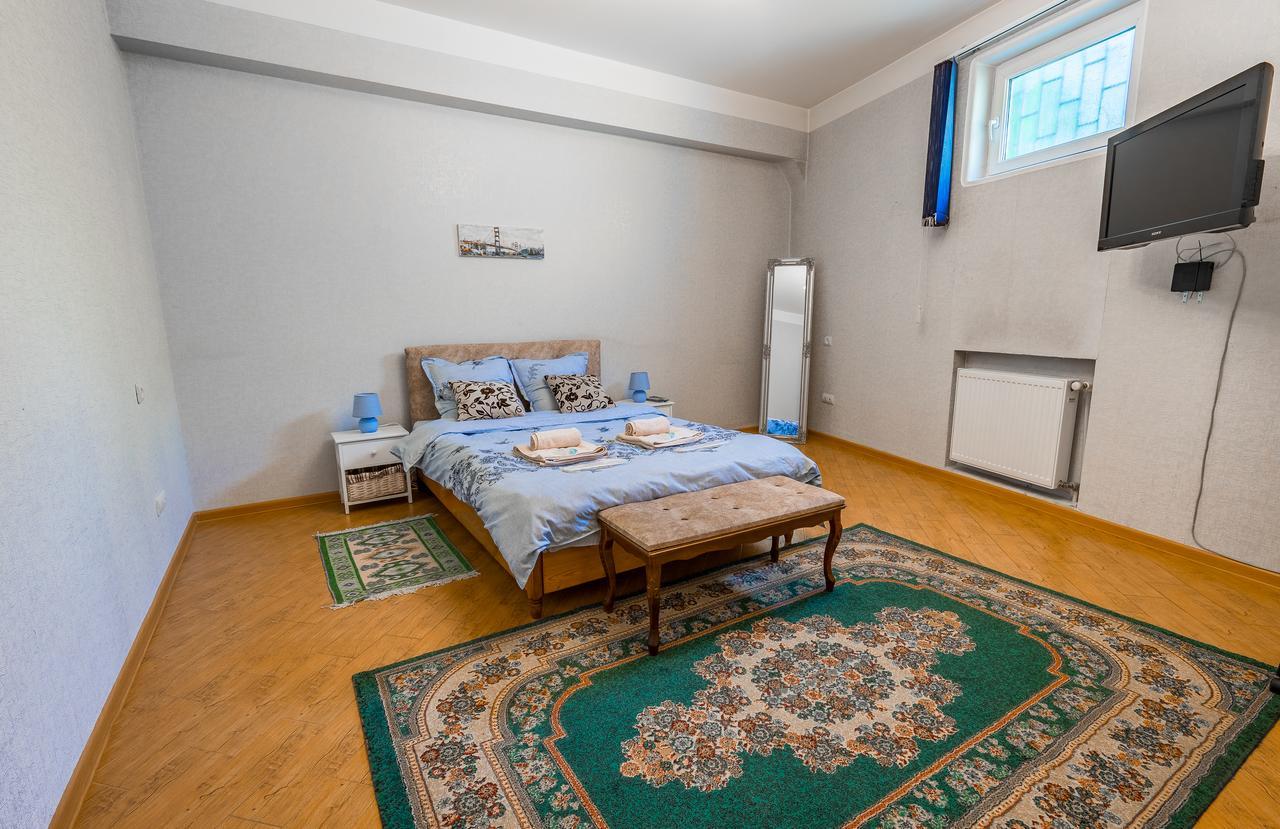 Alpha Tbilisi Hotell Eksteriør bilde