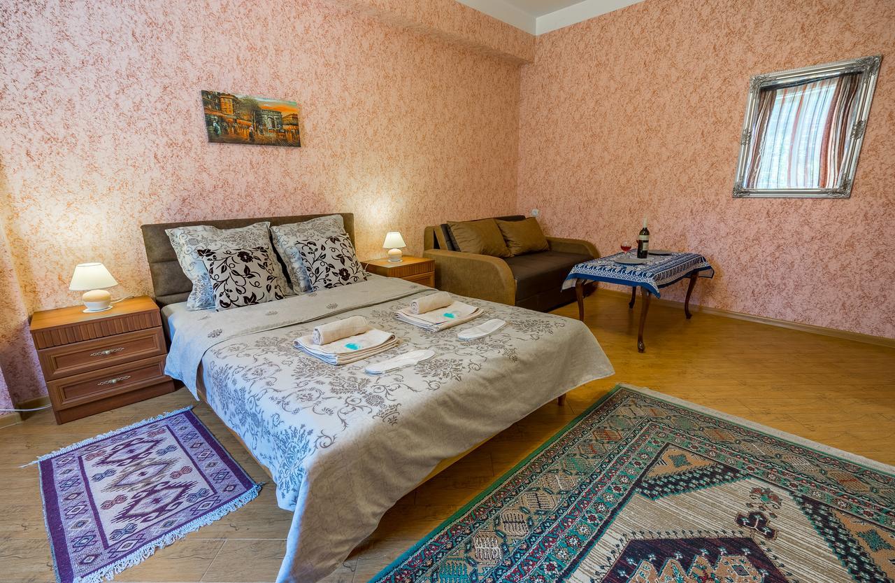 Alpha Tbilisi Hotell Eksteriør bilde