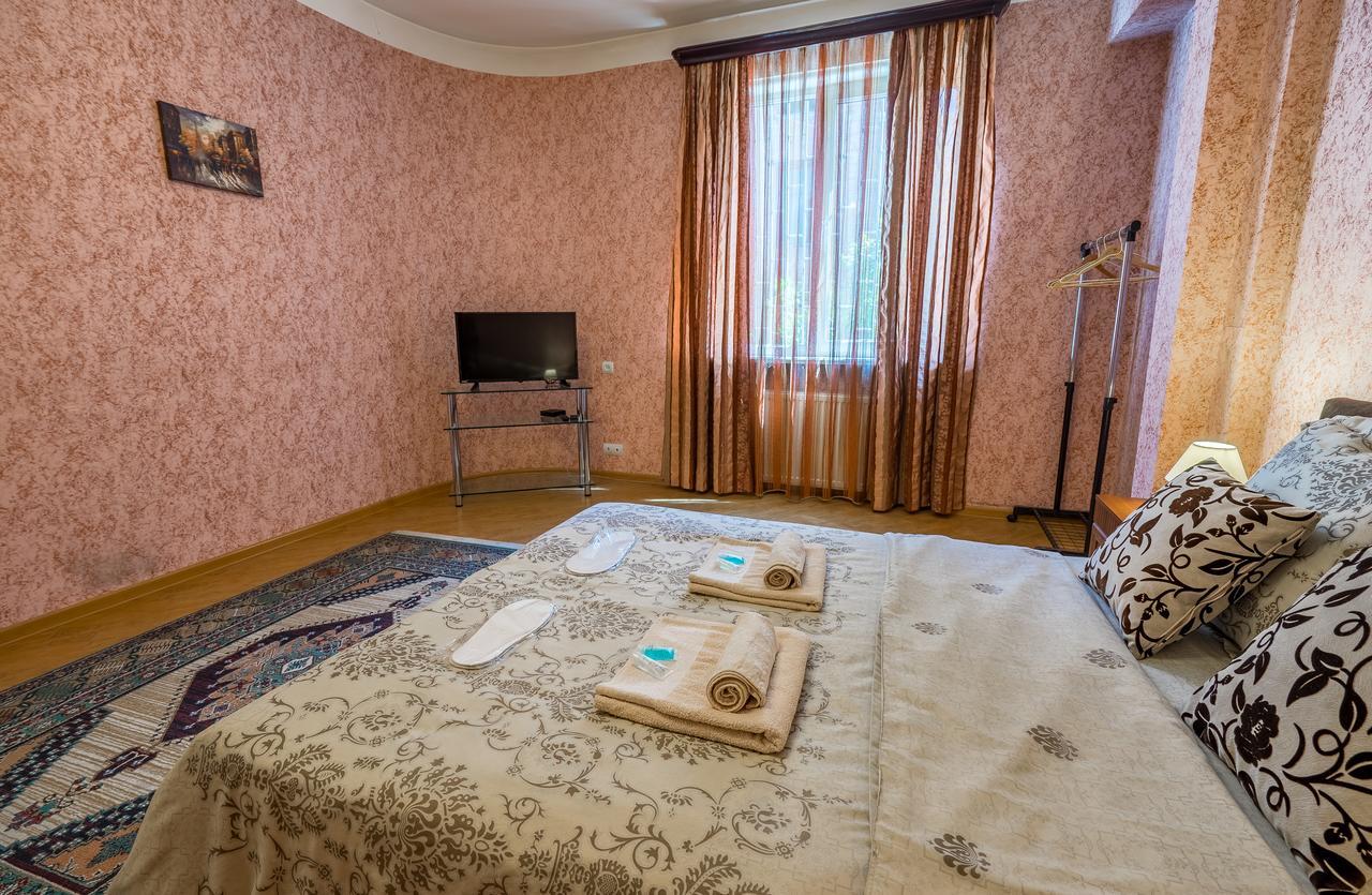 Alpha Tbilisi Hotell Eksteriør bilde