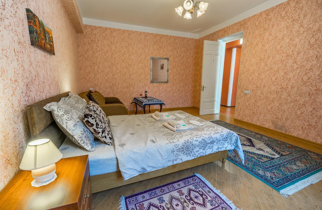 Alpha Tbilisi Hotell Eksteriør bilde