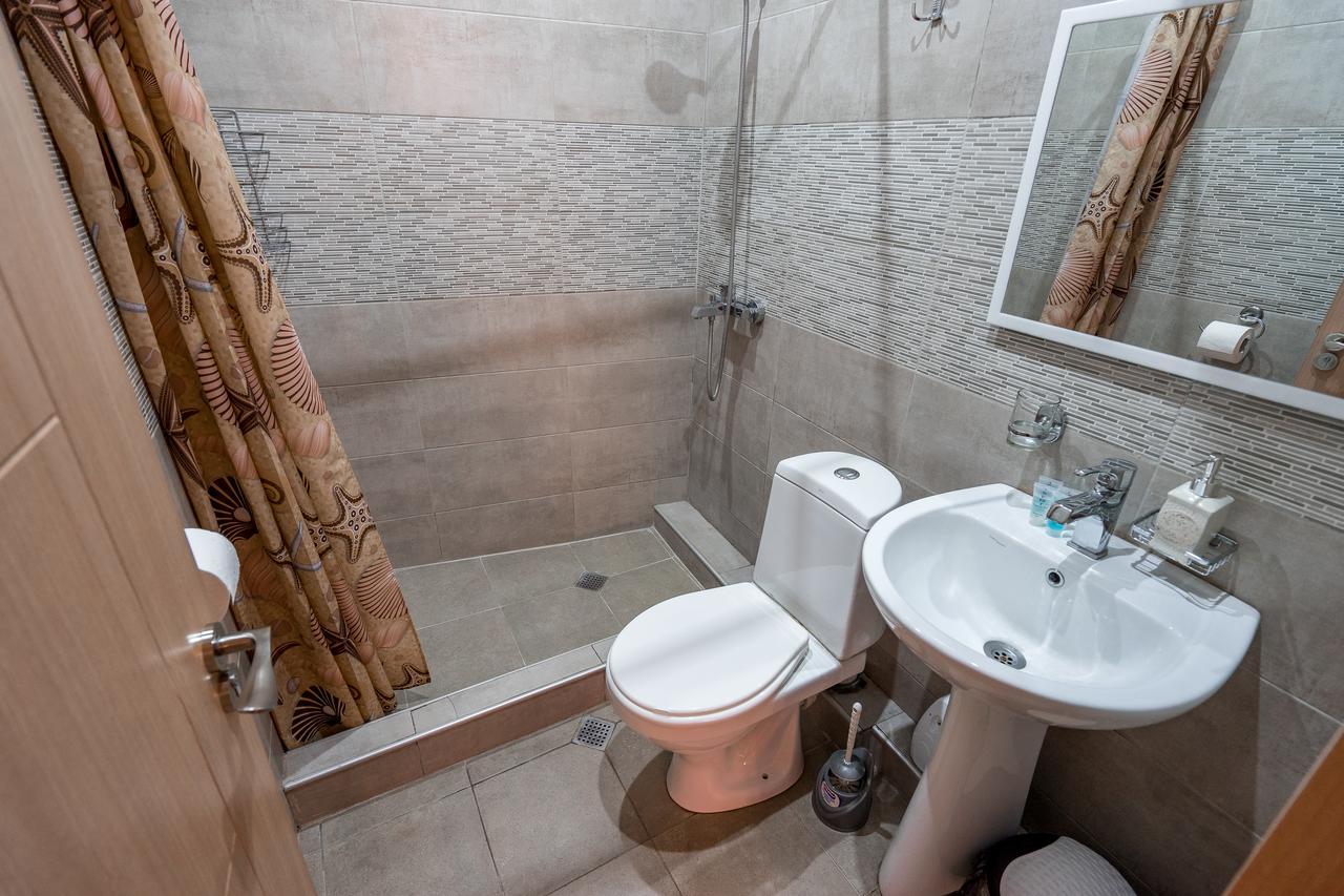 Alpha Tbilisi Hotell Eksteriør bilde