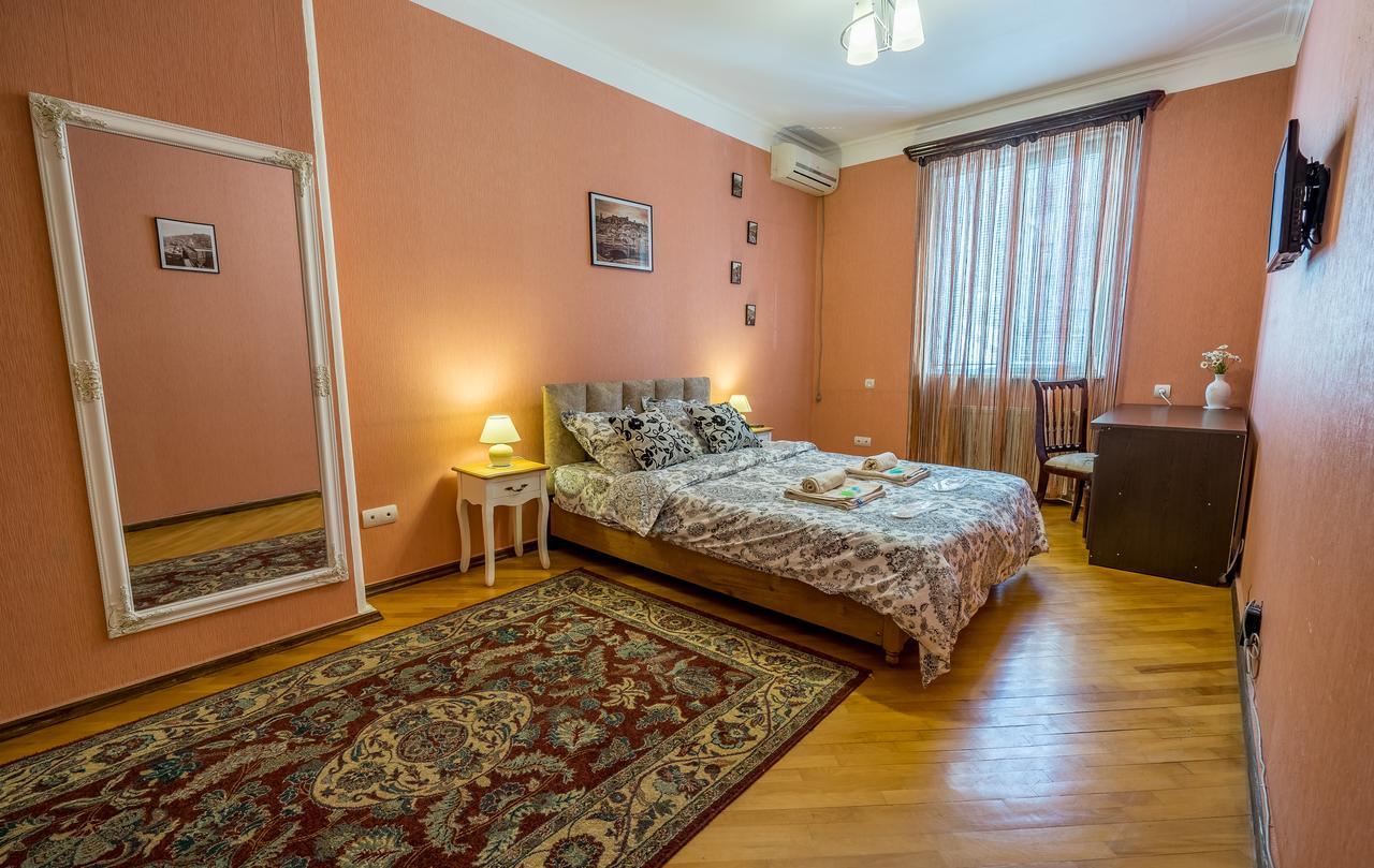 Alpha Tbilisi Hotell Eksteriør bilde